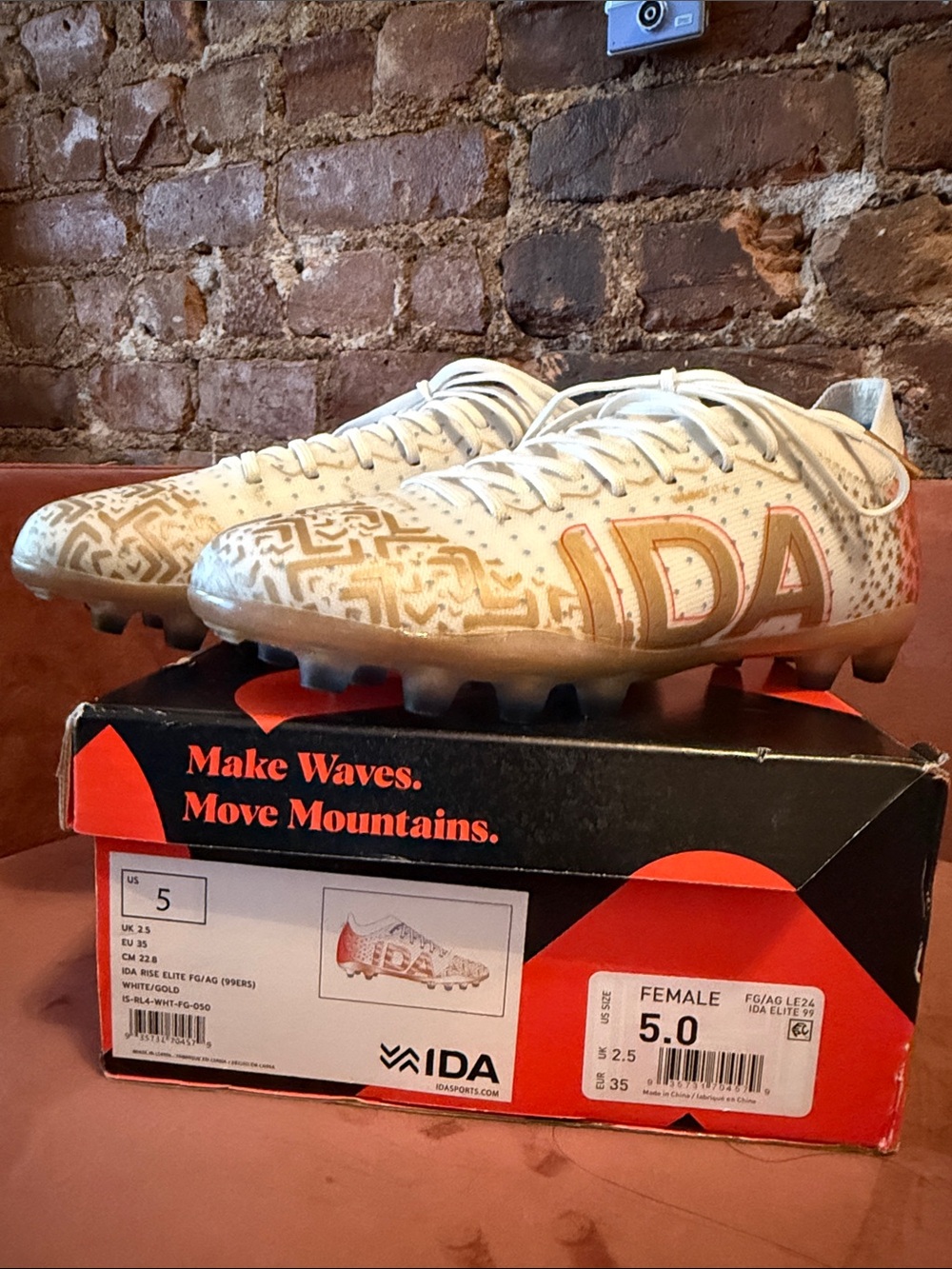 Women’s Athletic Soccer Cleats in White and Gold (LIMITED EDITION)
